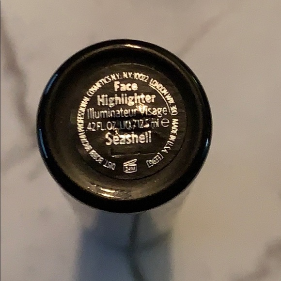 New Seashell 🐚 Radiant Glow Face Highlight Bobbi Brown - Picture 3 of 13